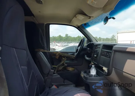 2004 Chevrolet Express z USA, uszkodzony, nr VIN 1GCGG25V541211382